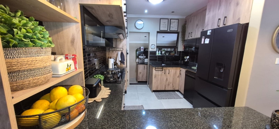 3 Bedroom Property for Sale in Boschdal North West